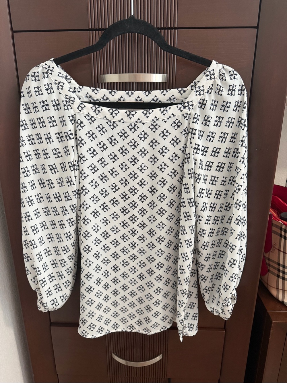 Loft Women’s White and Navy Blue Patterned Blouse